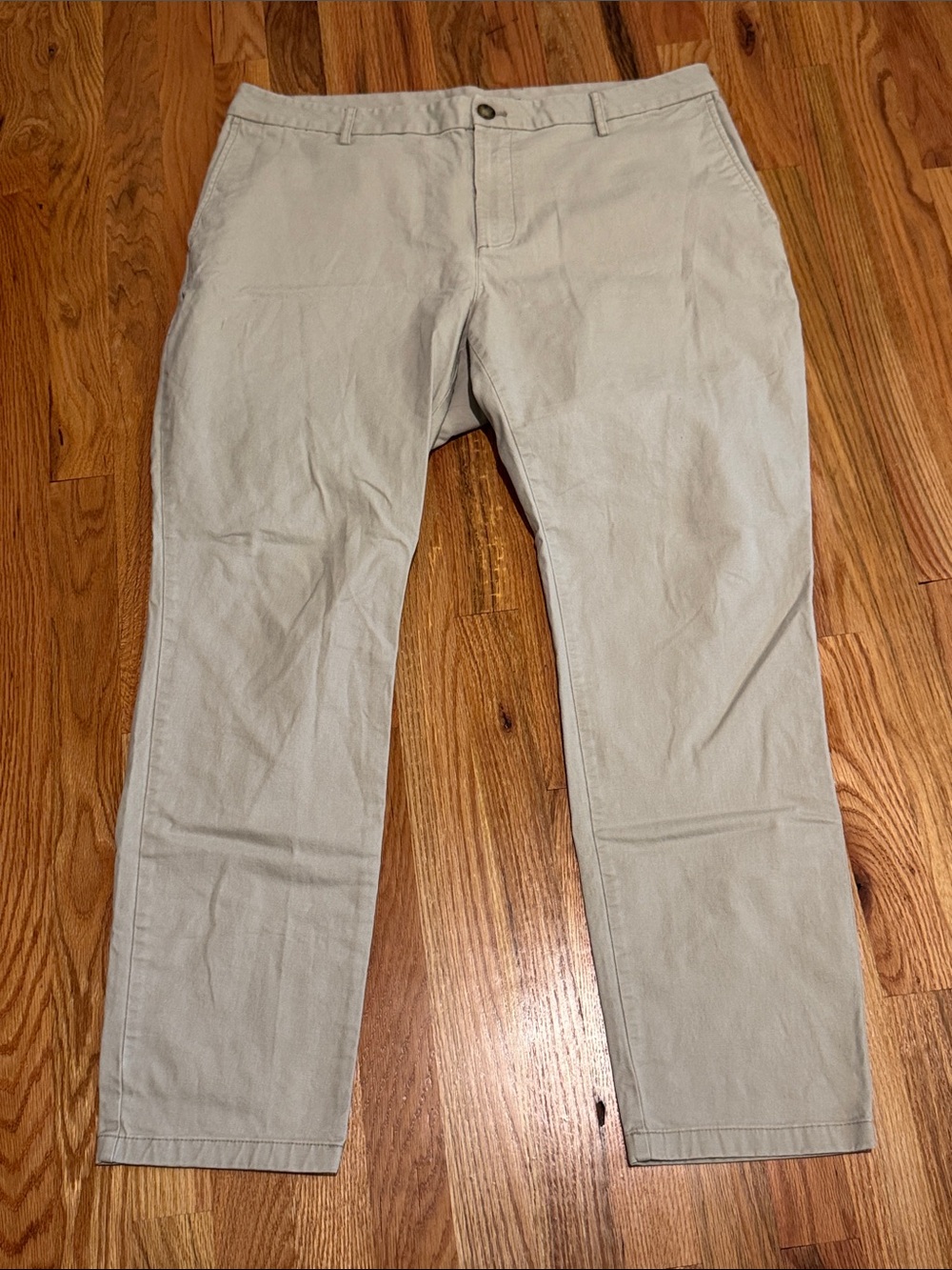 Old Navy size 38x32 Men's Classic Straight Chino Pants — Light Khaki